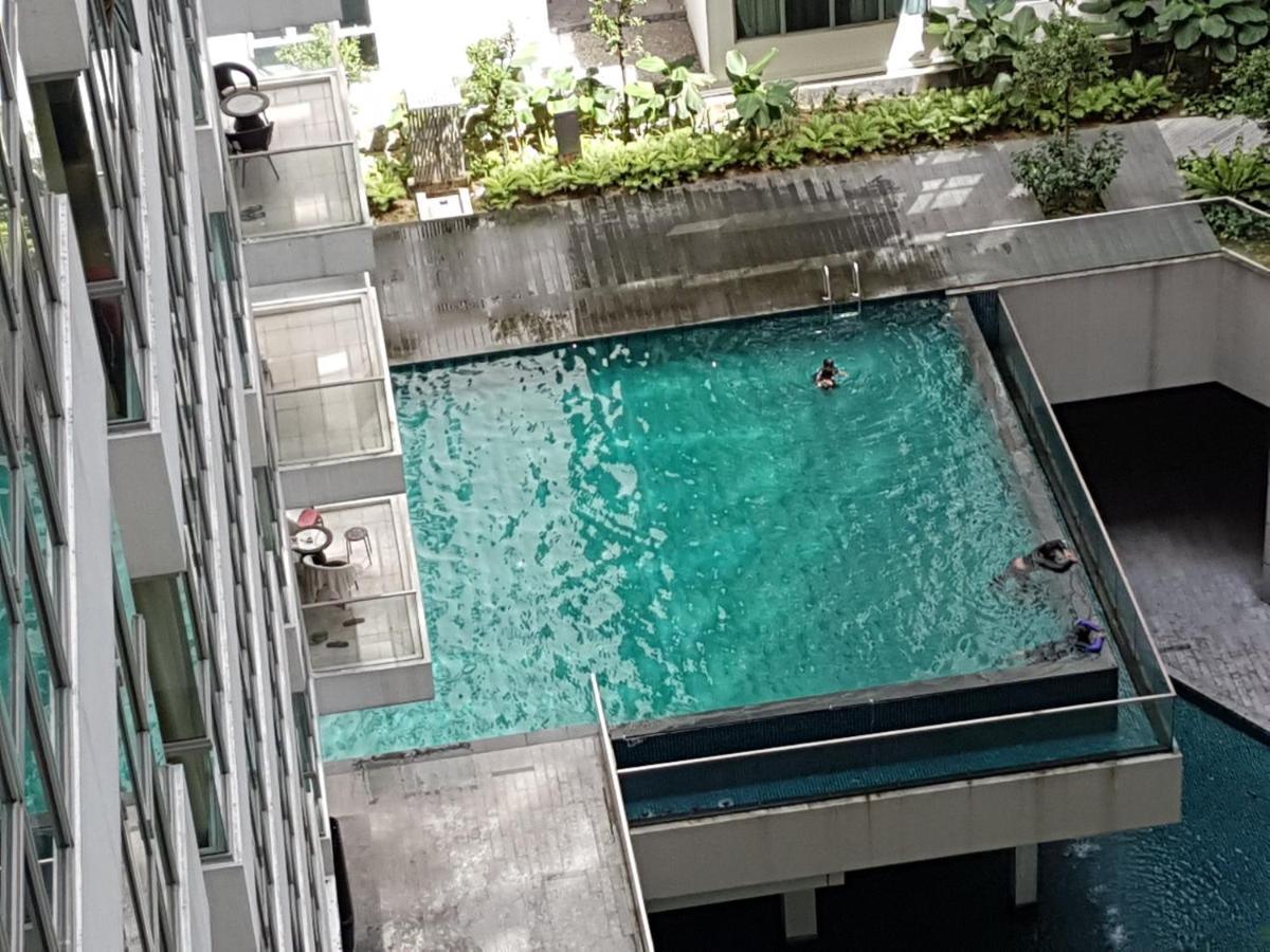 Starsbed Klcc Skyview Roof Pool Hostel Kuala Lumpur Exterior foto